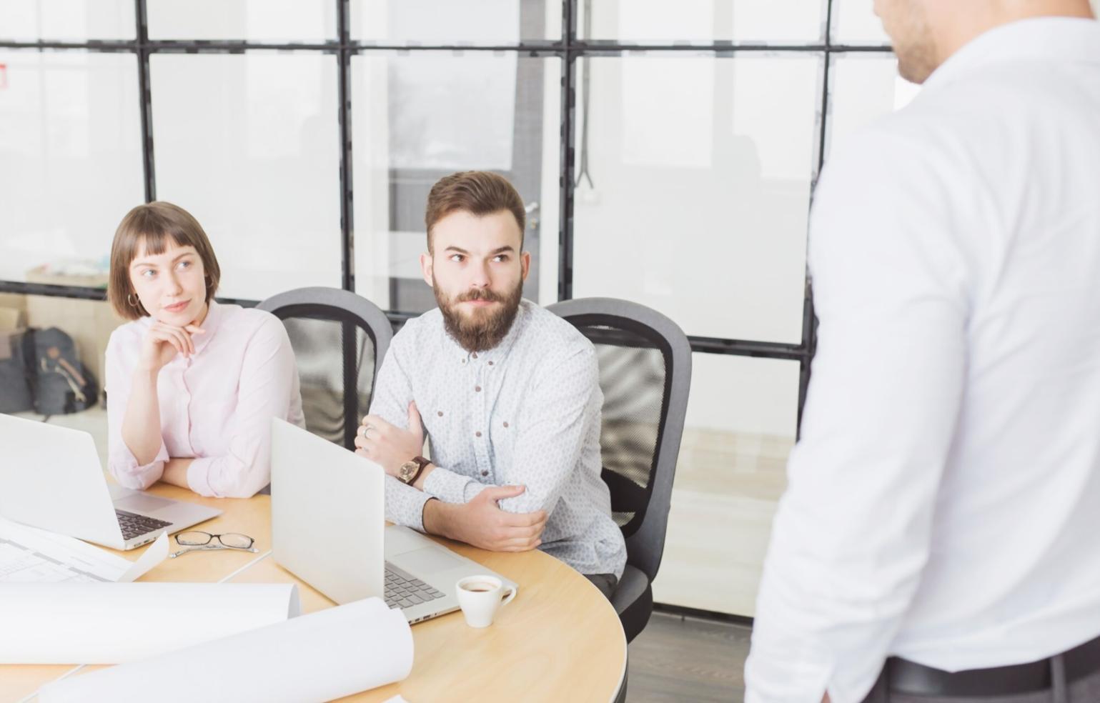 Professionelle Schulungsumgebung für Finanzbildung im Unternehmenskontext